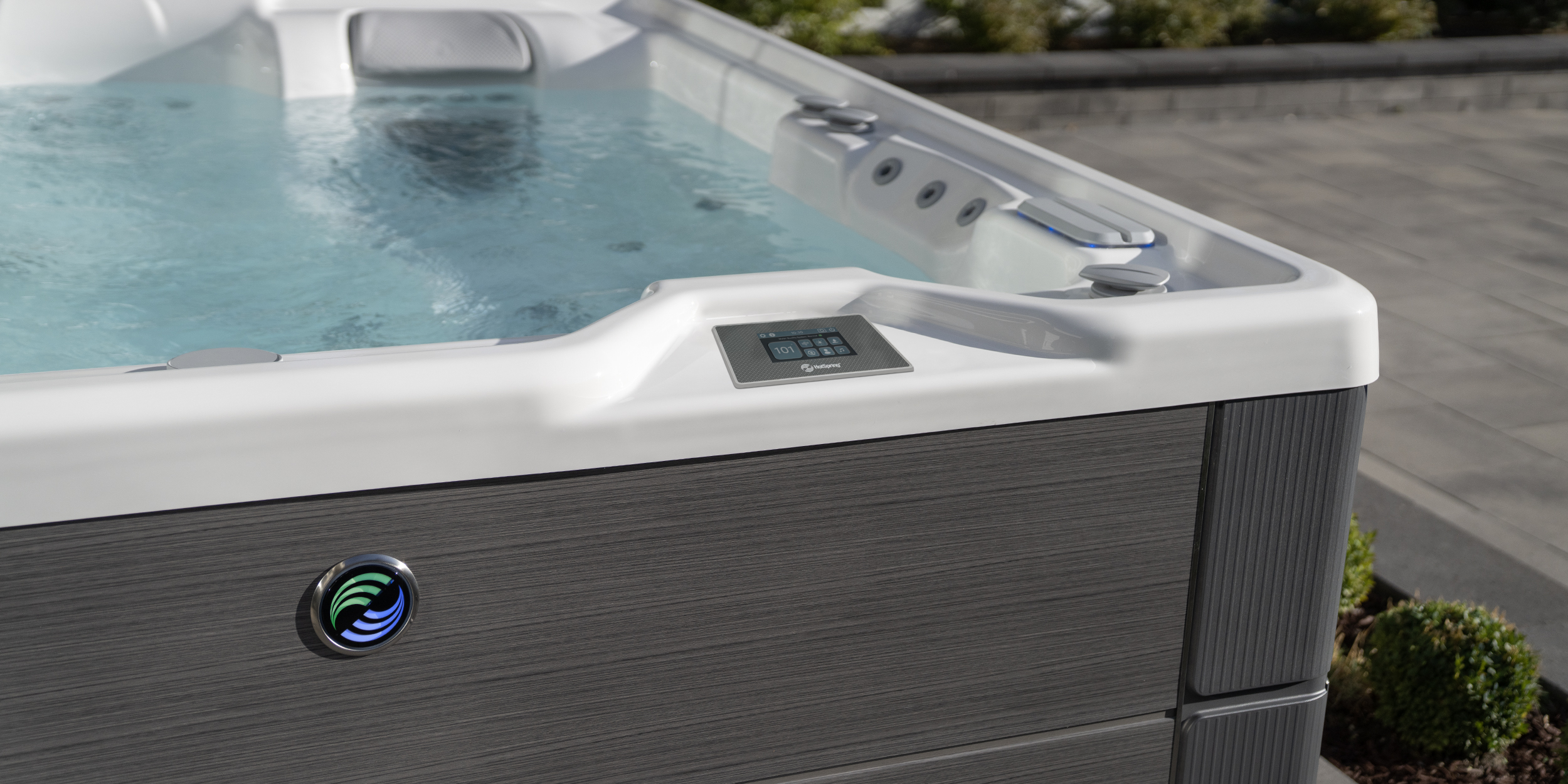 Shown with Java Cabinet and Alpine White Shell