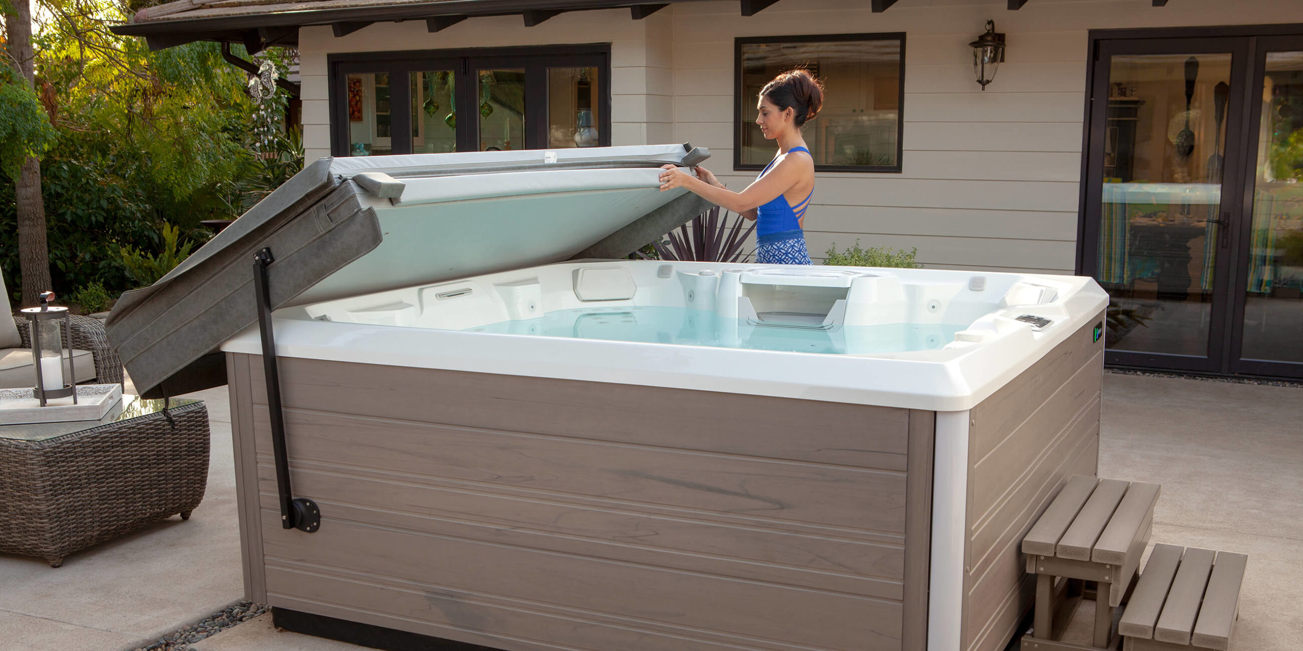Shown with Coastal Gray Cabinet and Slate Cover